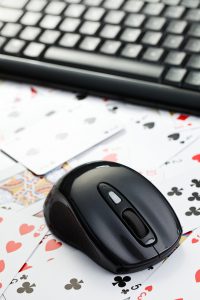 6831510-online-poker-gambling